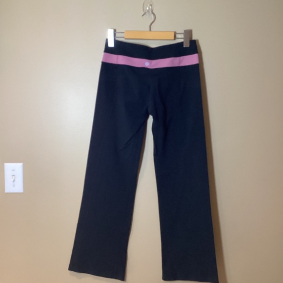 Lululemon ‘Groove’ Pants - Black/Boom Juice - Size 6 - Picture 5 of 9